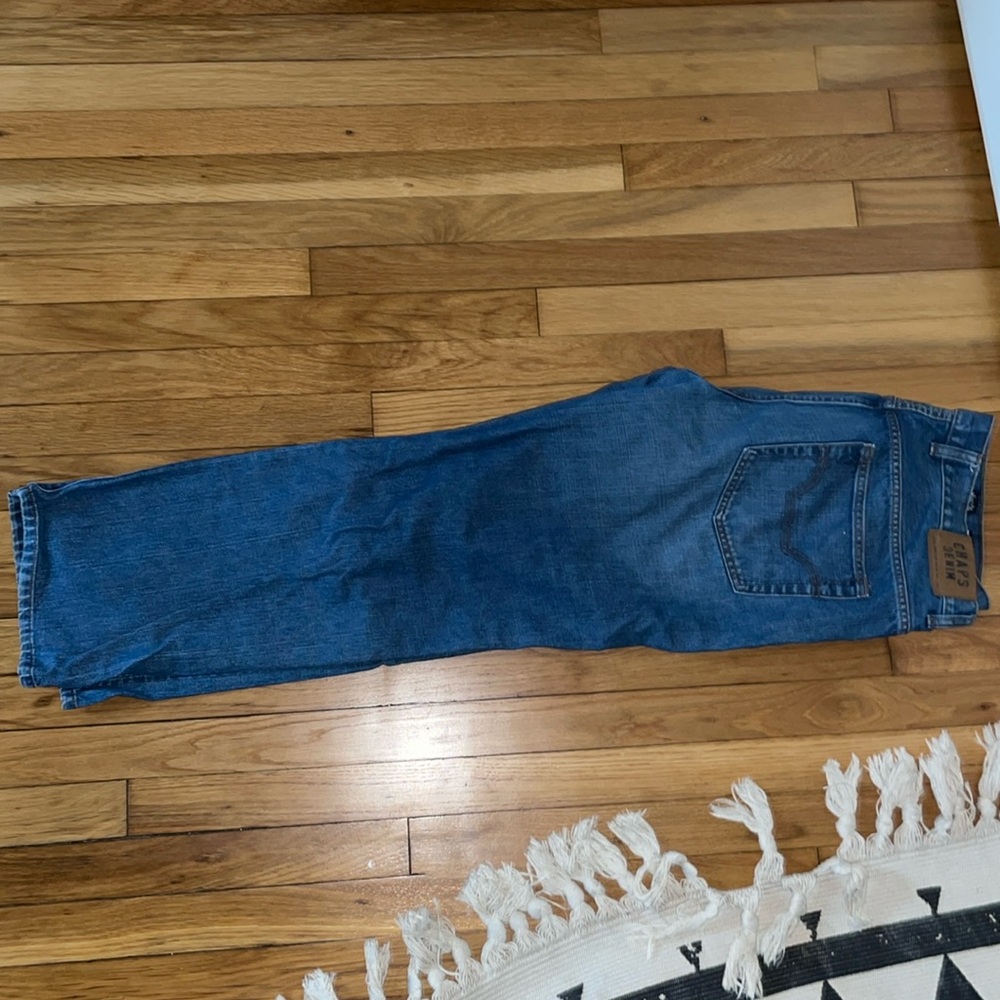 Selling jeans that do not fit me anymore.
